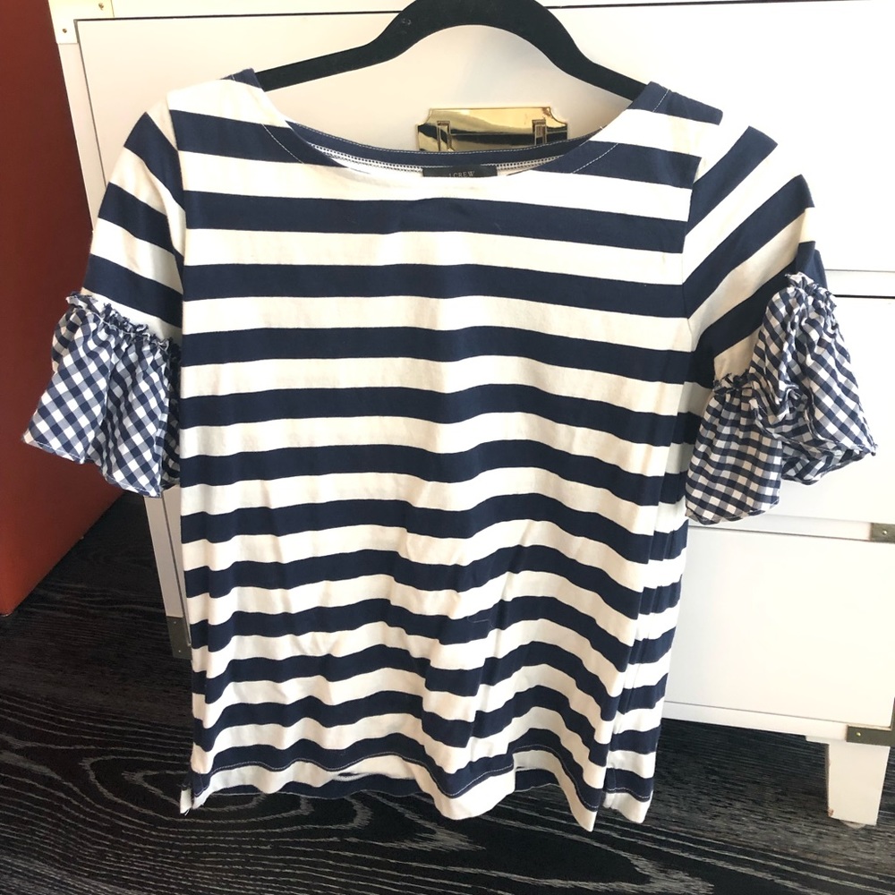 J crew t shirt with gingham sleeves